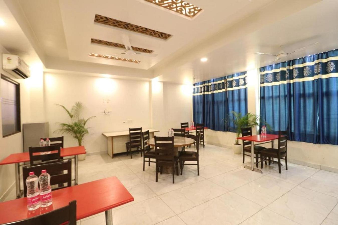 Palm Spring Plaza Hotel