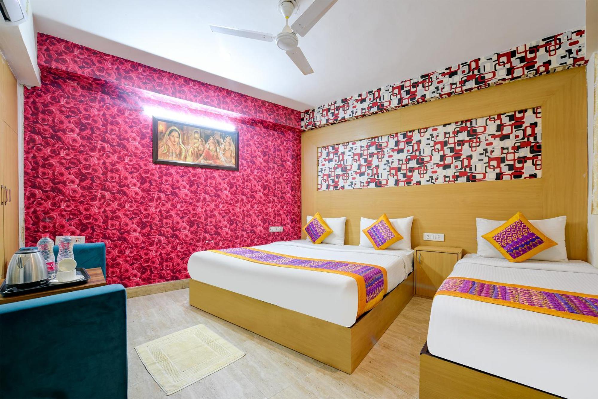 Palm Spring Plaza Hotel *