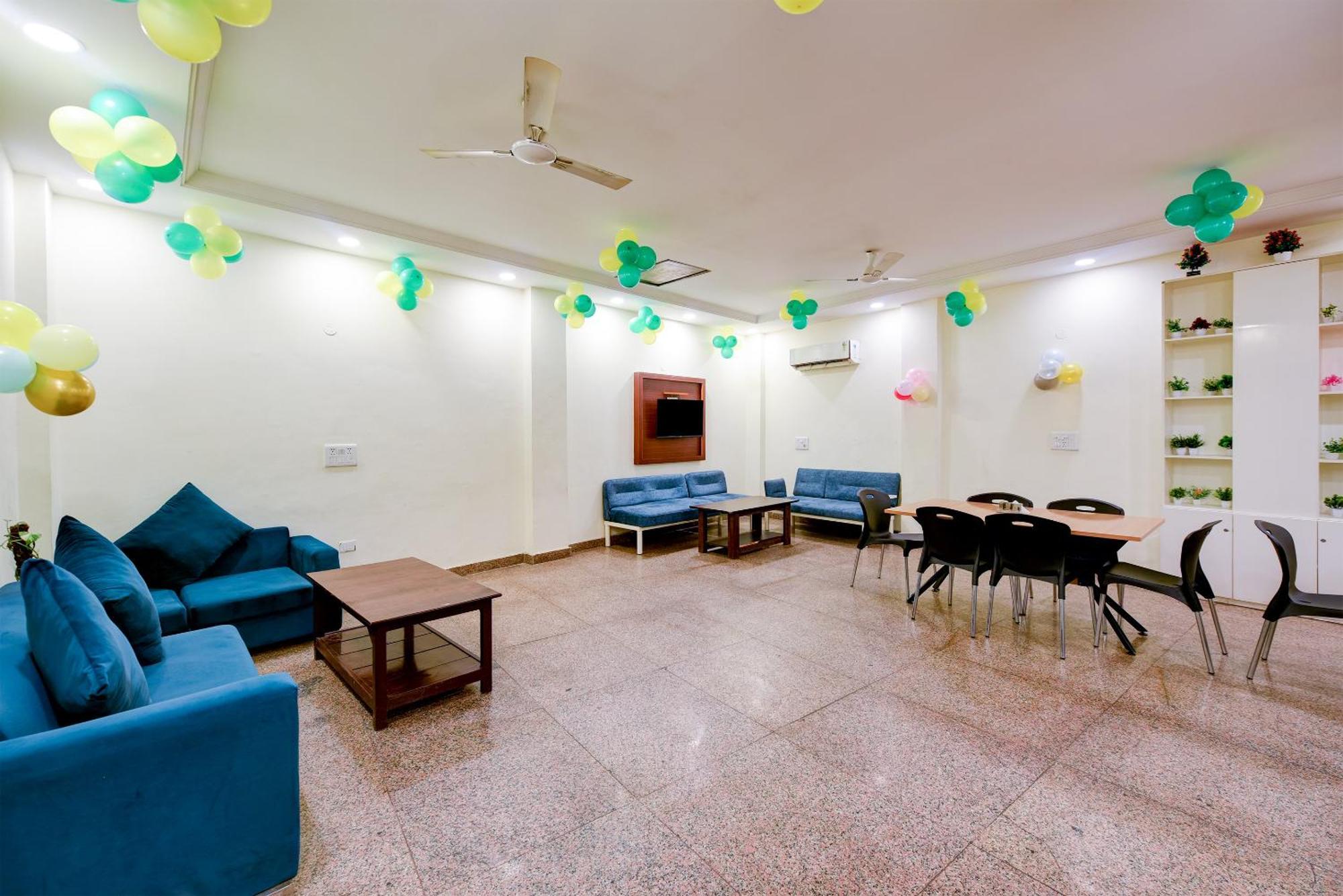 Hotel Palm Spring Plaza New Delhi