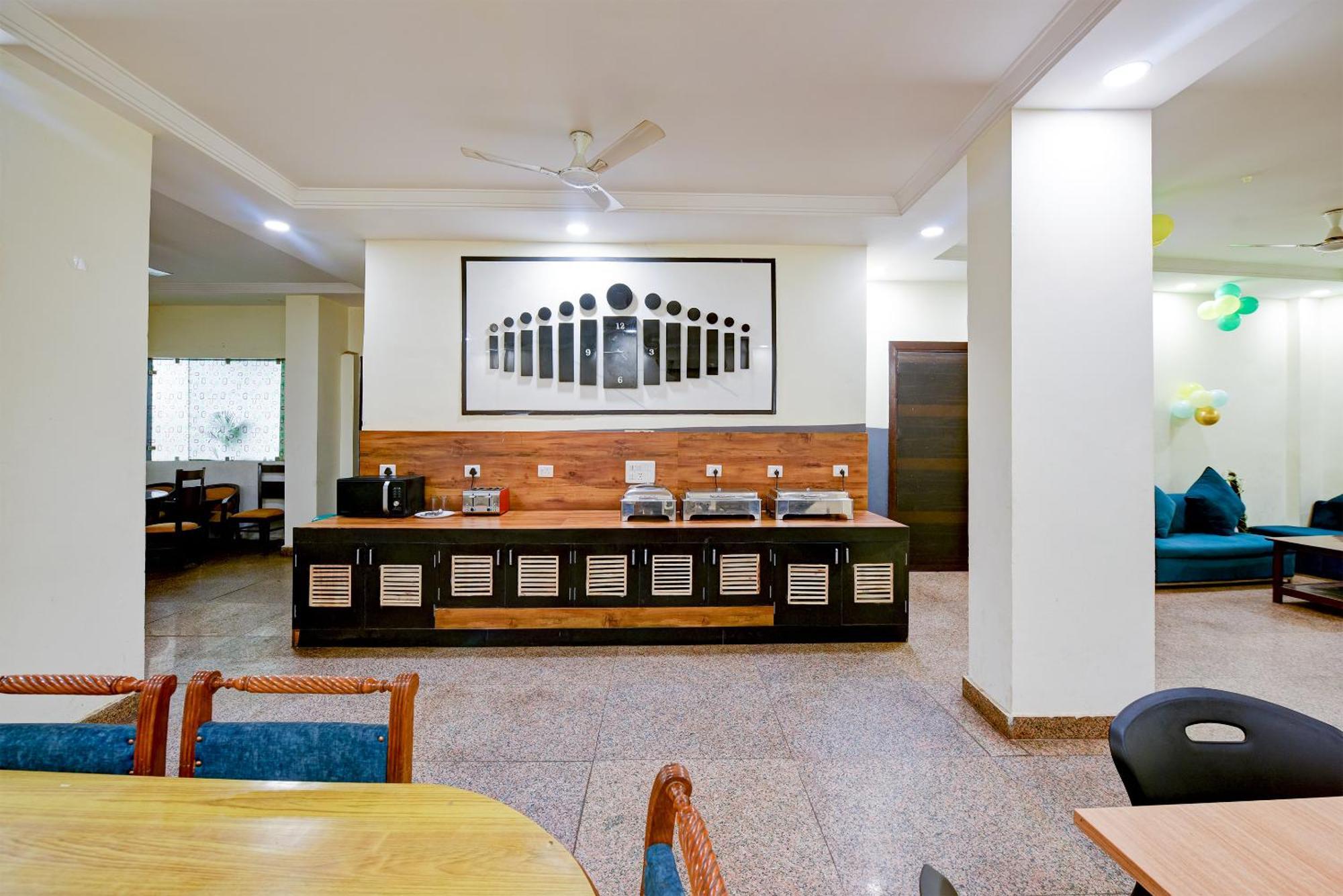 Palm Spring Plaza Hotel